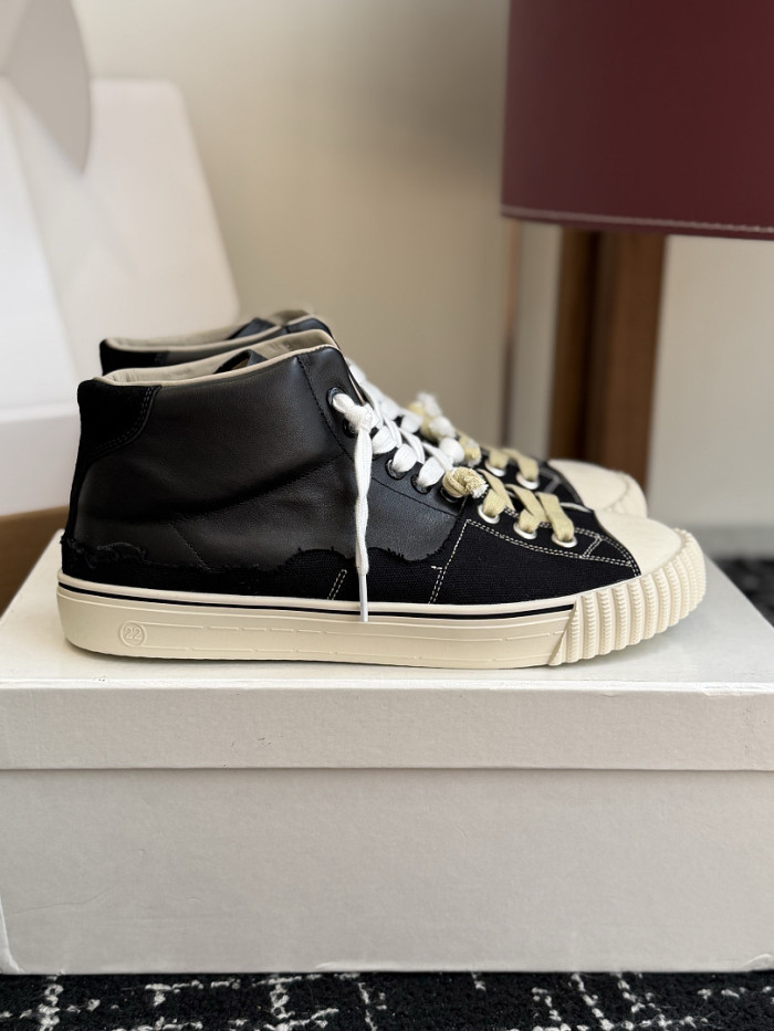 Ma1s0n Marg*e1a CALFSKIN S57WS0416