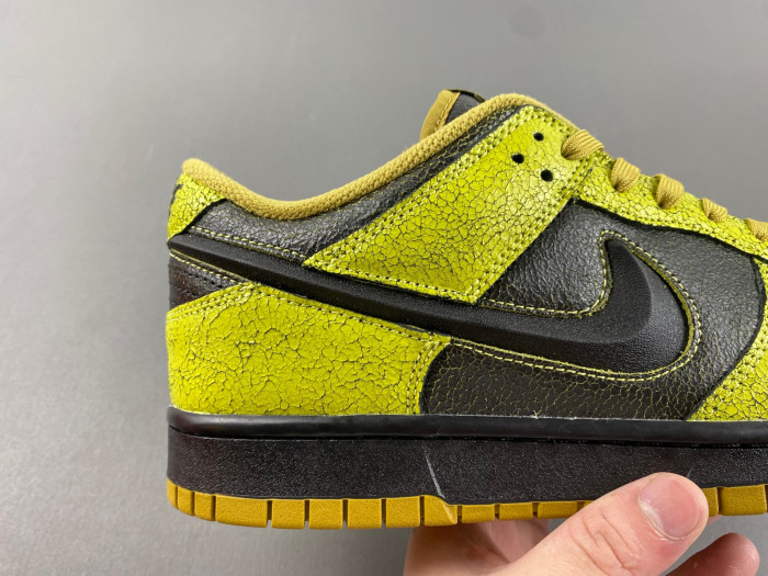 Nike Dunk Low QS Halloween Skull HV6103-300
