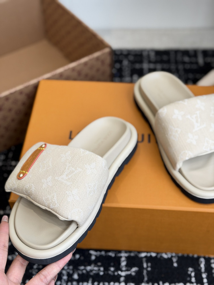 L&V sandal 260