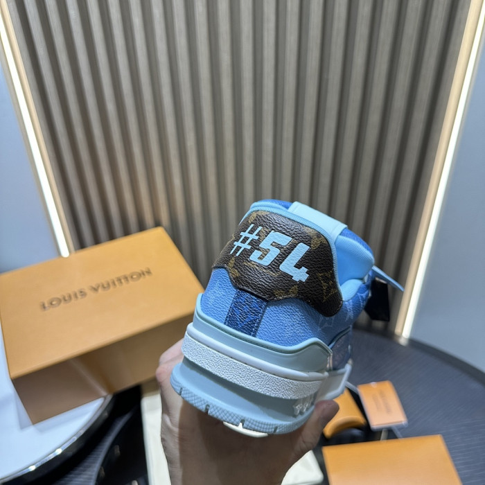 LV snekaers L0000738