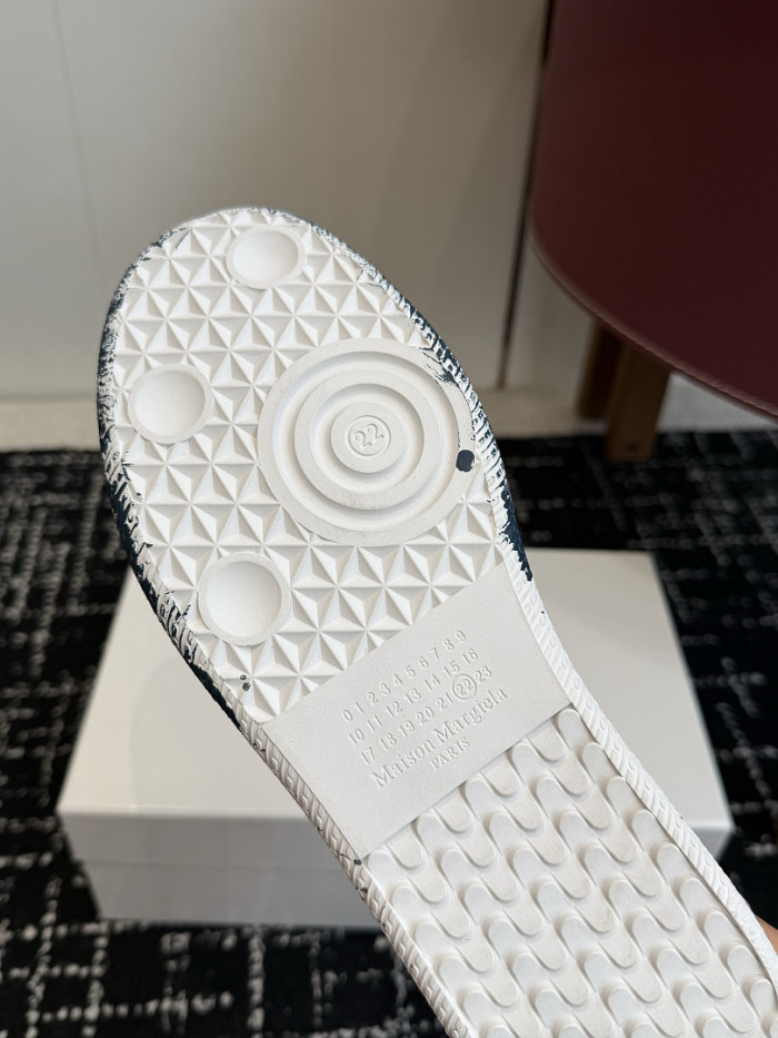 Ma1s0n Marg*e1a CALFSKIN S57WS0374