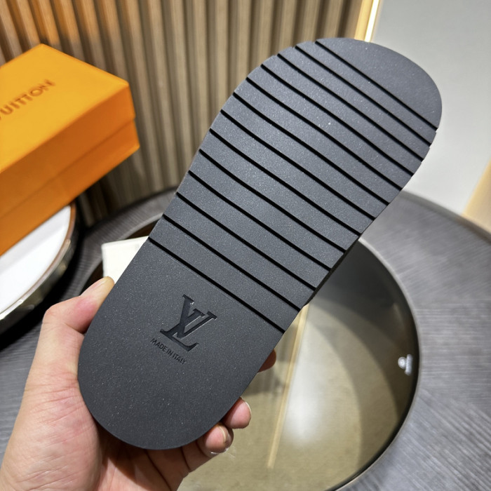 L&V sandal 165