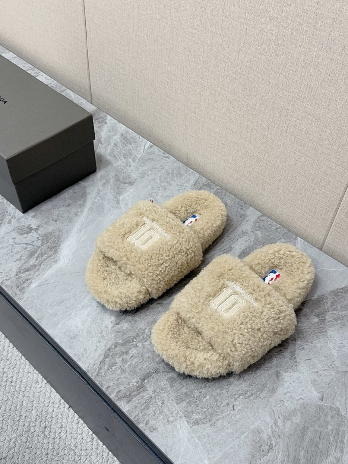 Balenciag* Sandal BS119