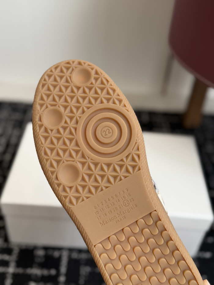 Ma1s0n Marg*e1a CALFSKIN S57WS0424