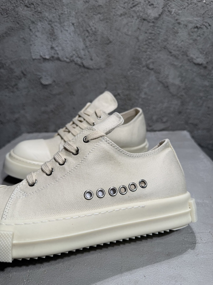 Rick Owe* R0000379