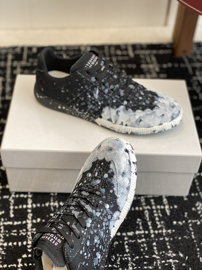 MAISON MARGIELA CALFSKIN S57WS0301