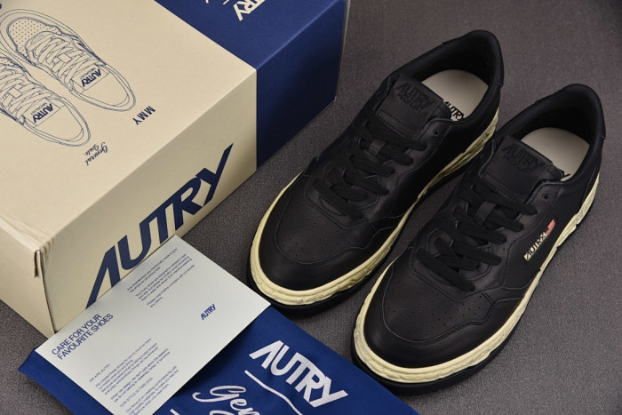 Ma1s0n MIHARA YASUHIRO SNEAKER MMYS100