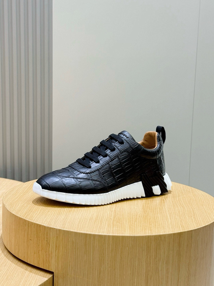 H**me5 snekaers hm099