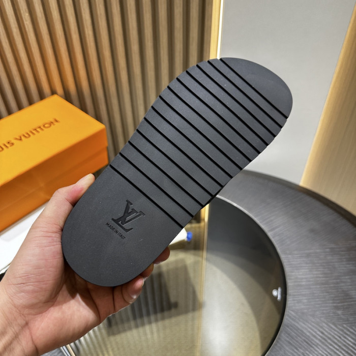 L&V sandal 185