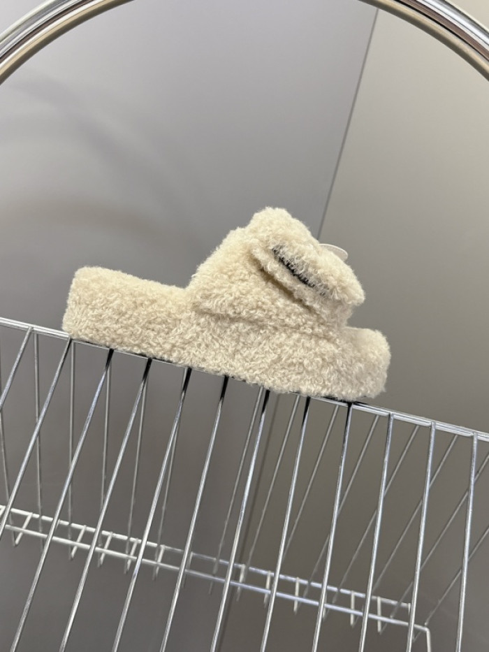 Balenciag* Sandal BS85