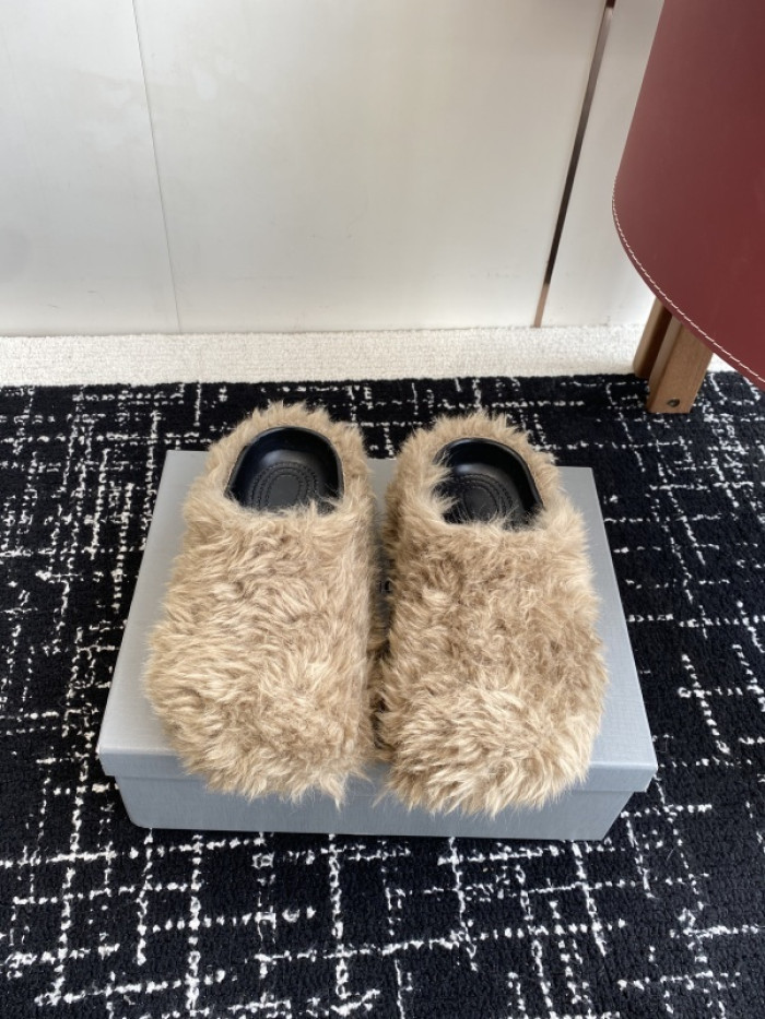 Balenciag* Sandal BS112