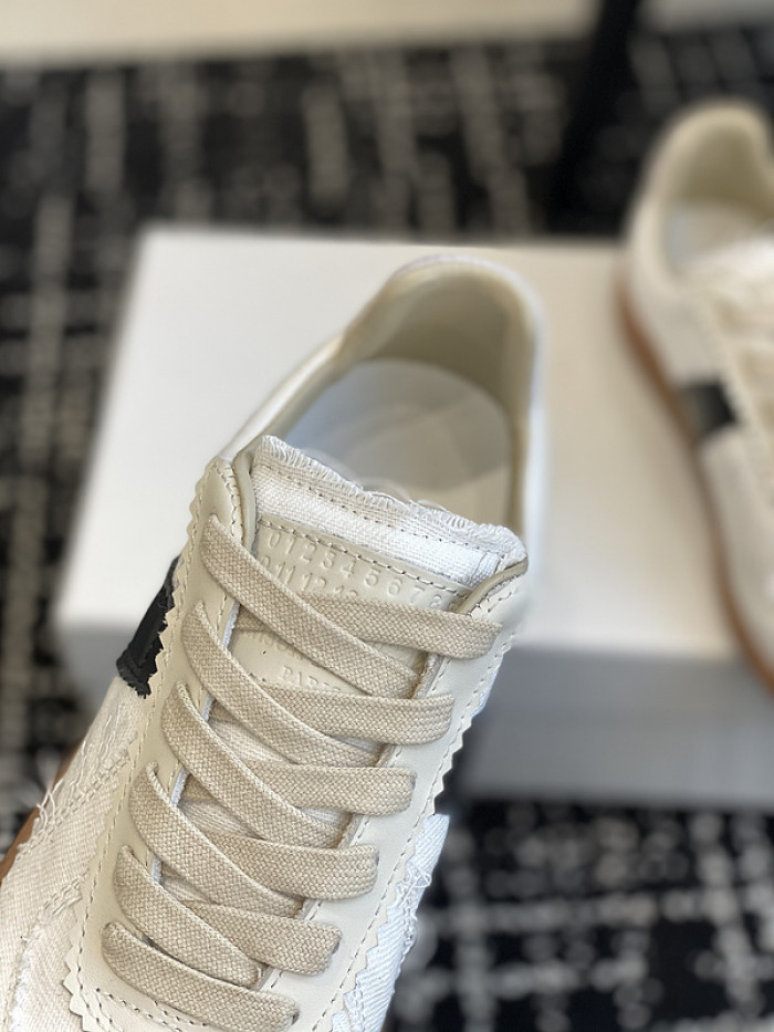 MAISON MARGIELA CALFSKIN S57WS0260