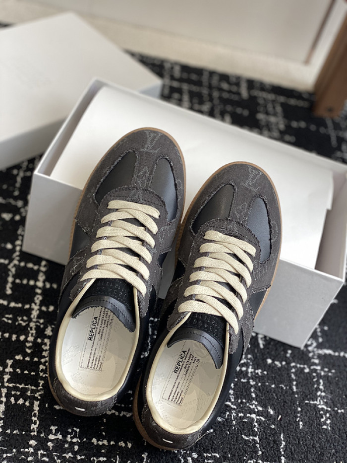 MAISON MARGIELA CALFSKIN S57WS0296