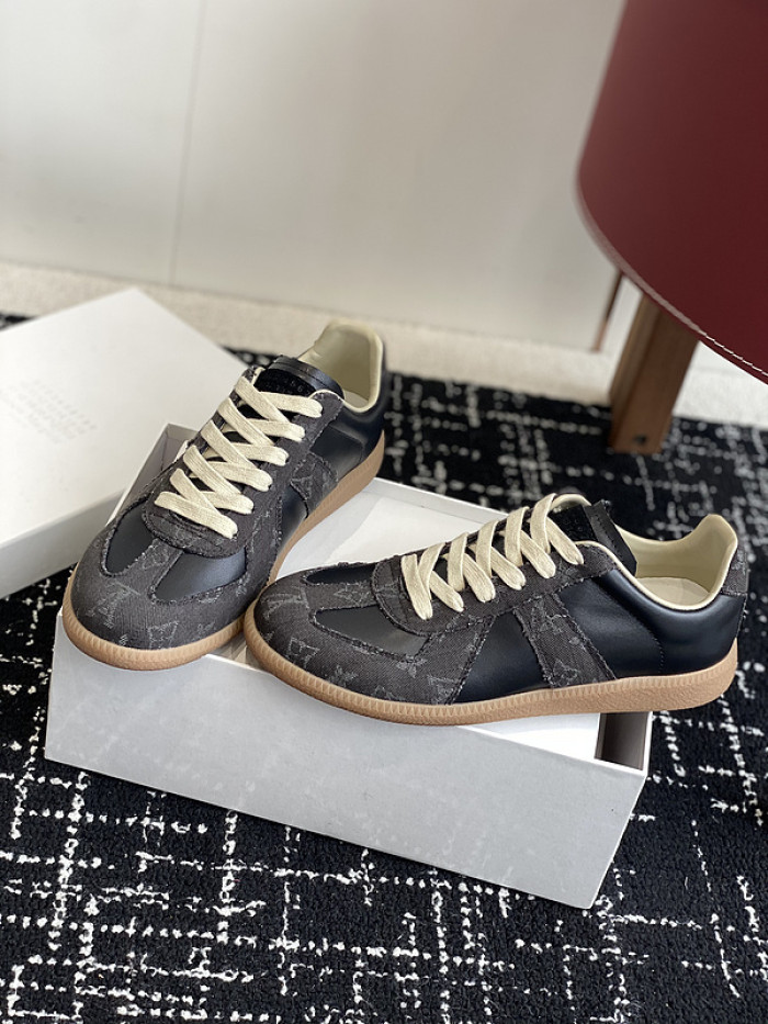 MAISON MARGIELA CALFSKIN S57WS0296