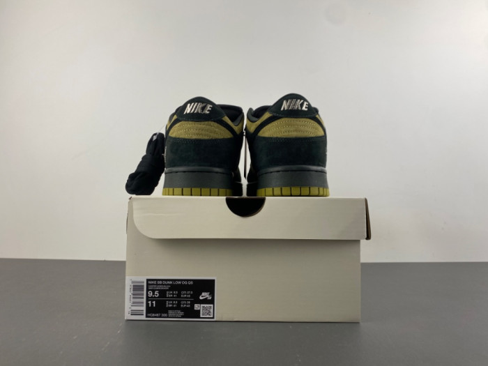 Nike SB Dunk Low 94 Camper Green HQ8487-300
