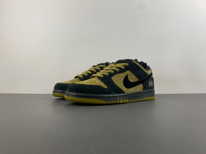 Nike SB Dunk Low 94 Camper Green HQ8487-300