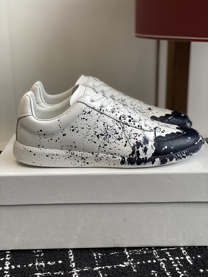 MAISON MARGIELA CALFSKIN S57WS0302