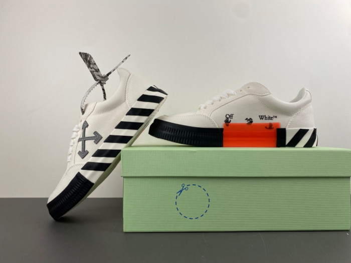 OFF-W c/o Virgil Abloh Vulc Low 2A7WTW